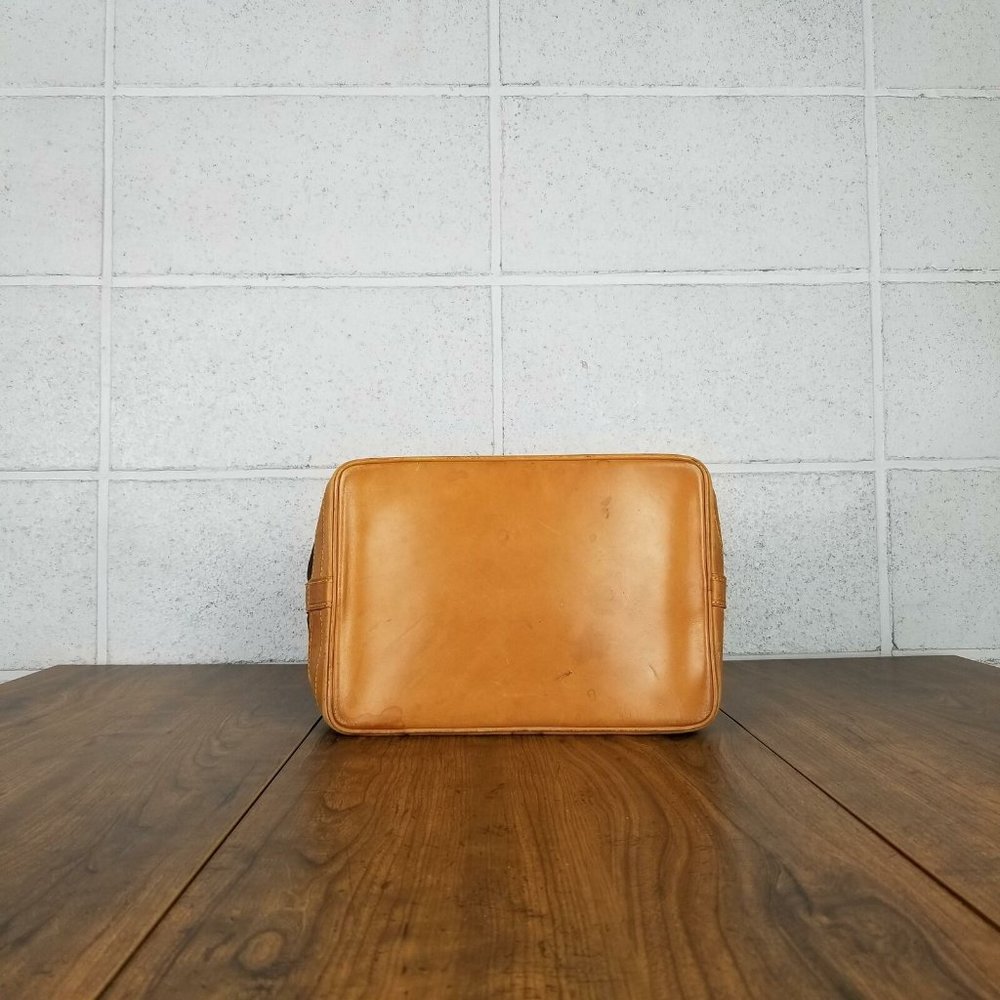 Louis Vuitton Monogram Noe Shoulder Bag - Picture 5 of 8